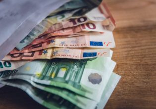 Επίδομα ανεργίας: Τα σενάρια για την αύξησή του
