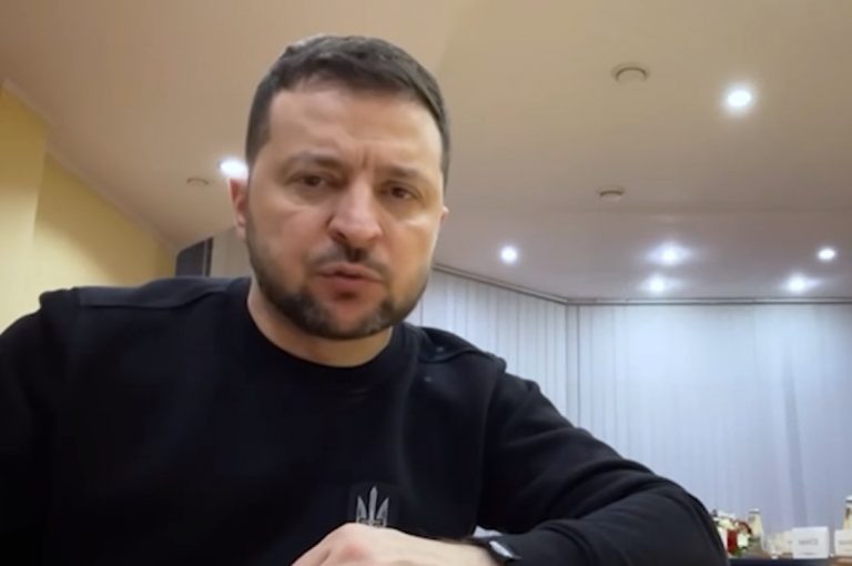 Ουκρανία: Πιέζει για τη σύσταση διεθνούς δικαστηρίου ο Ζελένσκι για να τιμωρηθεί η Ρωσία