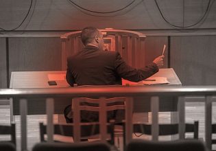 Ο φόβος της Ακροδεξιάς και τα παραθυράκια ανησυχίας