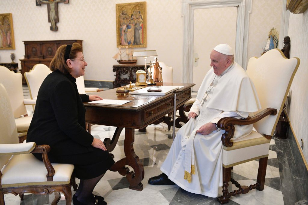 Πάπας Φραγκίσκος: Συναντήθηκε με την Λίνα Μενδώνη