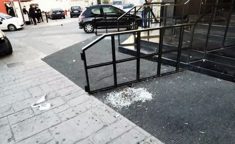 Γκάζι: Η αστυνομία αναζητά τον «πιστολέρο» που έσπειρε τον πανικό έξω από το νυχτερινό κέντρο