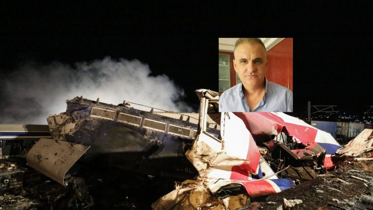 Τέμπη: Θρήνος για τον 54χρονο αστυνομικό και τον 15χρονο γιο του