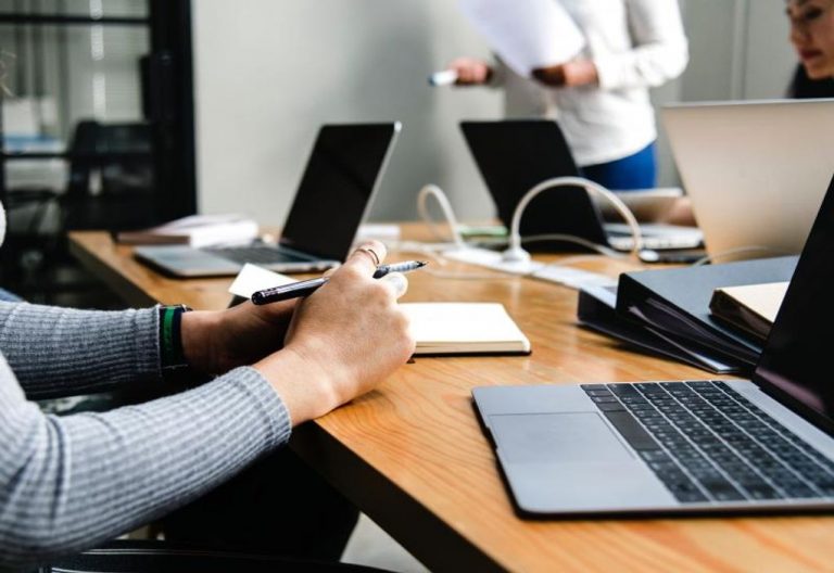 Δημόσιοι λειτουργοί