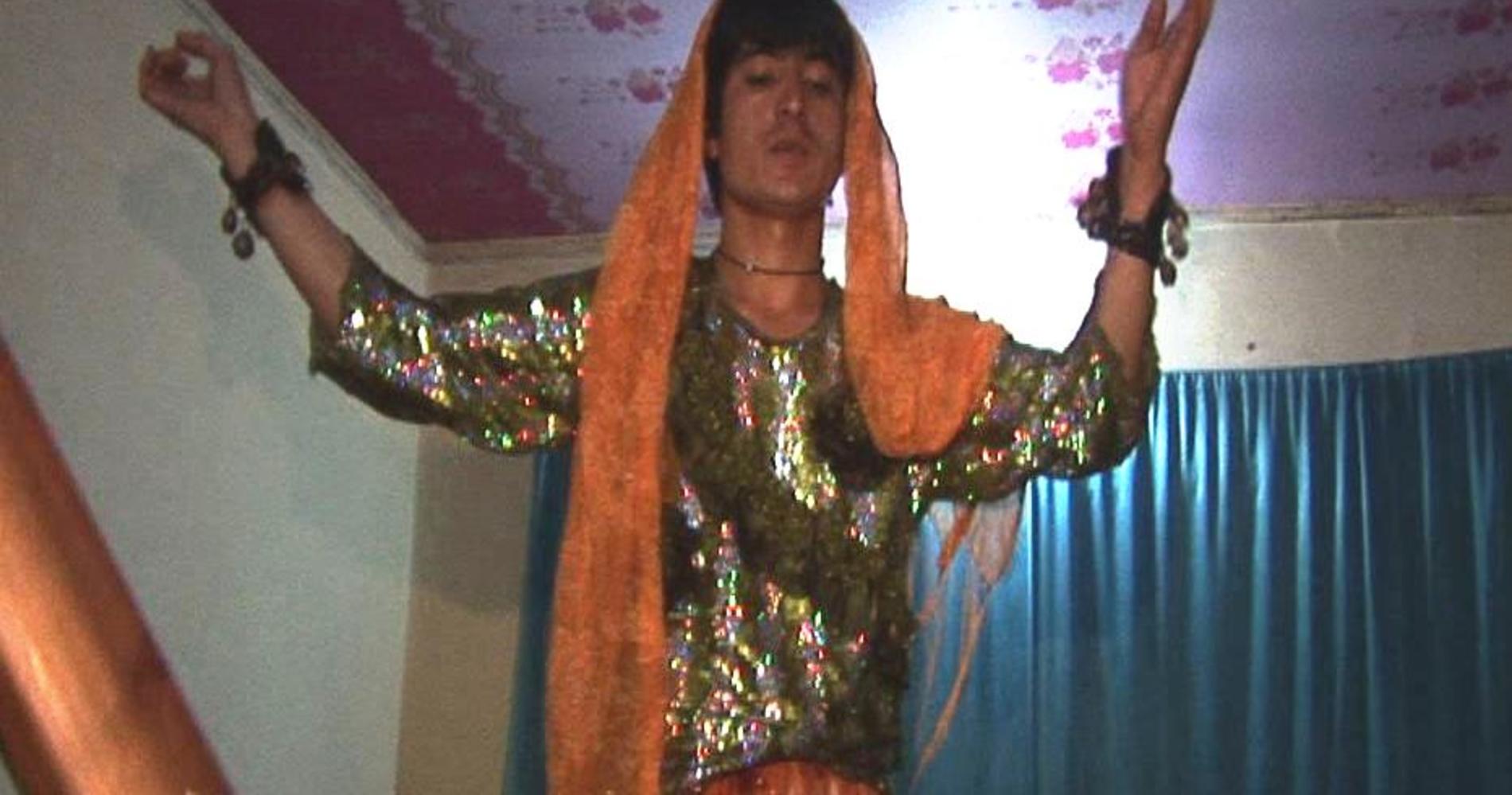 «Bacha bazi» ή «αγόρια χωρίς γένια»: Η φρικτή ιστορία των σεξουαλικών σκλάβων του Αφγανιστάν