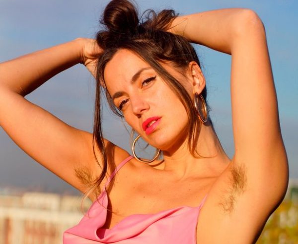 Δεν έχει ξυριστεί εδώ και χρόνια – «Οι άντρες με αγαπούν γιατί είμαι αληθινή γυναίκα»