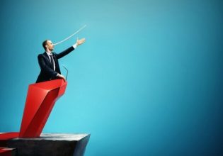 Φάτε «Δήμητρες» και 2015, αλλά για τα πραγματικά προβλήματα δεν θα μιλήσουν