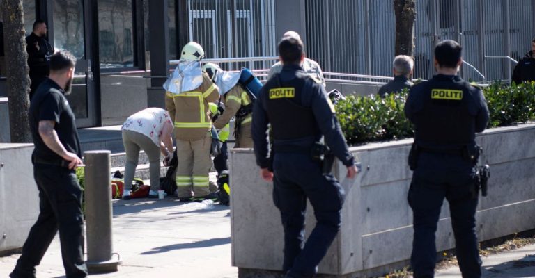 Νεαρός αυτοπυρπολήθηκε μπροστά στην πρεσβεία των ΗΠΑ της Δανίας