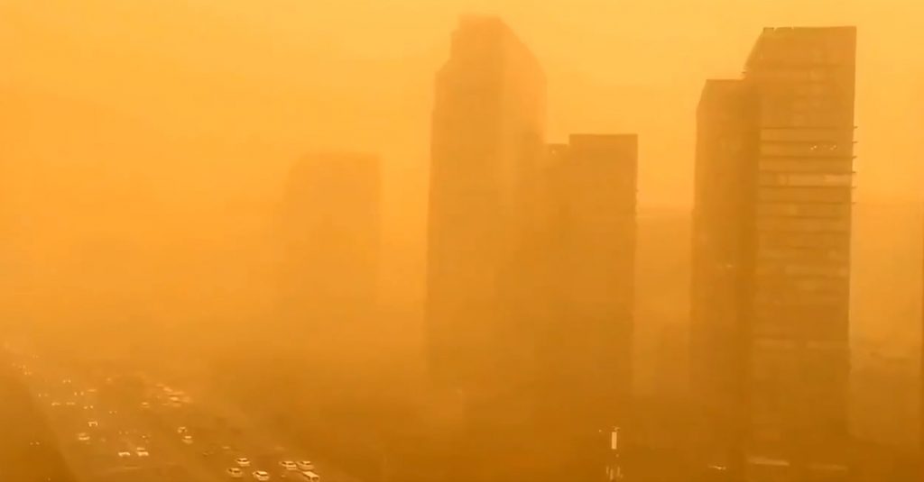 Ισχυρή αμμοθύελλα έπληξε το Πεκίνο – Αυξήθηκε ο δείκτης ατμοσφαιρικής ρύπανσης