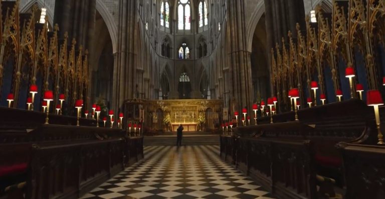 Βασιλιάς Κάρολος: Πλάνα από το εντυπωσιακό Αβαείο του Ουέστμινστερ όπου θα στεφθεί επίσημα βασιλιάς της Αγγλίας
