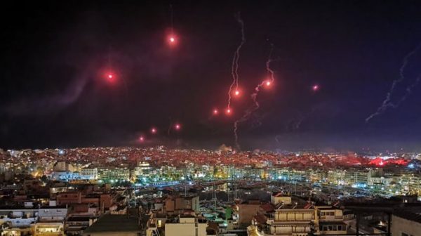 Τραυματίες σε διάφορες περιοχές της χώρας από τα βεγγαλικά της Ανάστασης