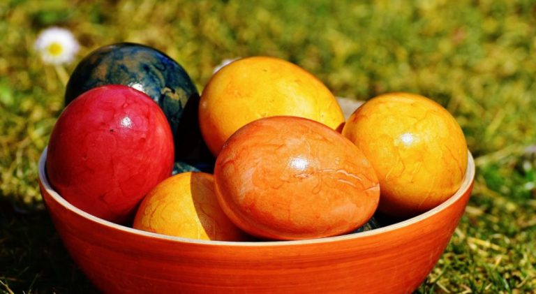 Πάσχα: Τι να προσέξετε στο κρέας και στα βαμμένα αυγά – Οι οδηγίες του ΕΟΔΥ