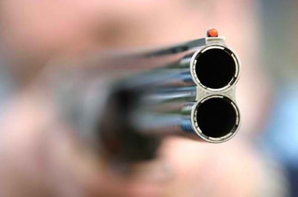 Ηλικιωμένος τραυματίστηκε από «αδέσποτη» σφαίρα στο Μενίδι