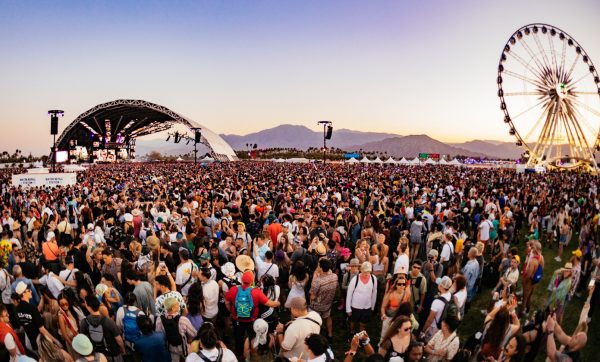 Coachella Festival: Η τρομακτική στιγμή που ακροβάτισσα πέφτει στο κενό κατά τη διάρκεια συναυλίας