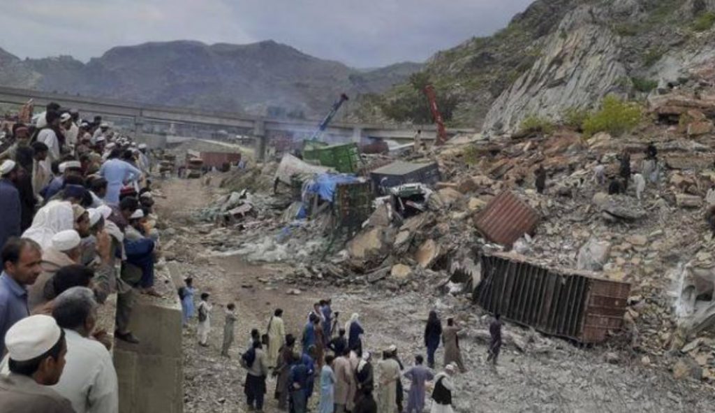 Δύο νεκροί από ισχυρή κατολίσθηση στο Πακιστάν – Φόβοι για δεκάδες παγιδευμένους