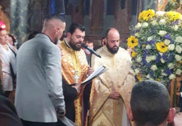 Αγία Βαρβάρα: Ο ράπερ Νίκος Βουρλιώτης έψαλε τα εγκώμια του επιτάφιου θρήνου