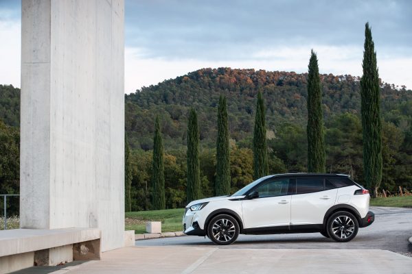 Αντίστροφη μέτρηση για το νέο Peugeot 2008