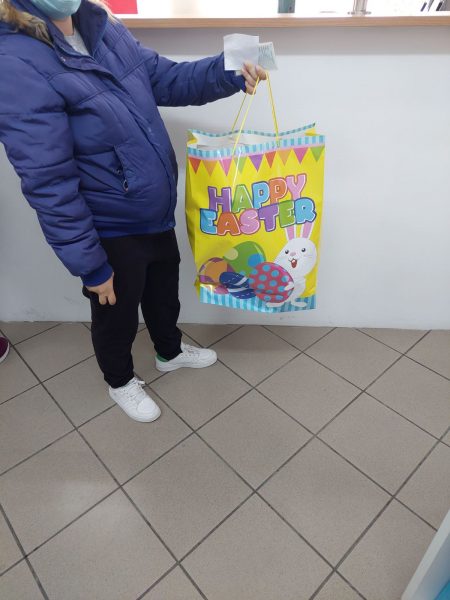 Πασχαλινό τραπέζι σε 1752 άπορους δημότες στο Δήμο Φυλής