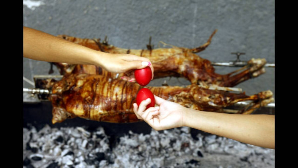 Καλάθι του Πάσχα: Πρεμιέρα με αντιπαραθέσεις  – Τι θα περιλαμβάνει – Αντιδράσεις από κτηνοτρόφους