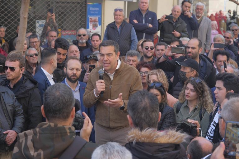 Αλέξης Τσίπρας: «Το δίλημμα της κάλπης είναι ρύθμιση δανείων ή αναδιανομή περιουσίας από τη μεσαία τάξη στα χέρια των λίγων»