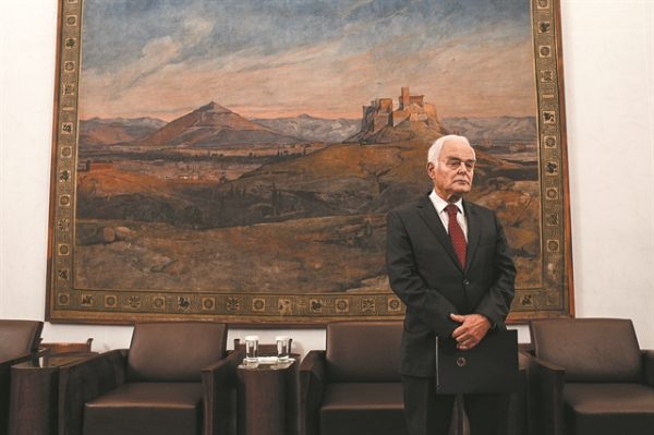 Αντώνης Μανιτάκης: «Η υπηρεσιακή κυβέρνηση παίρνει αποφάσεις που δεν γίνεται να αναβληθούν»