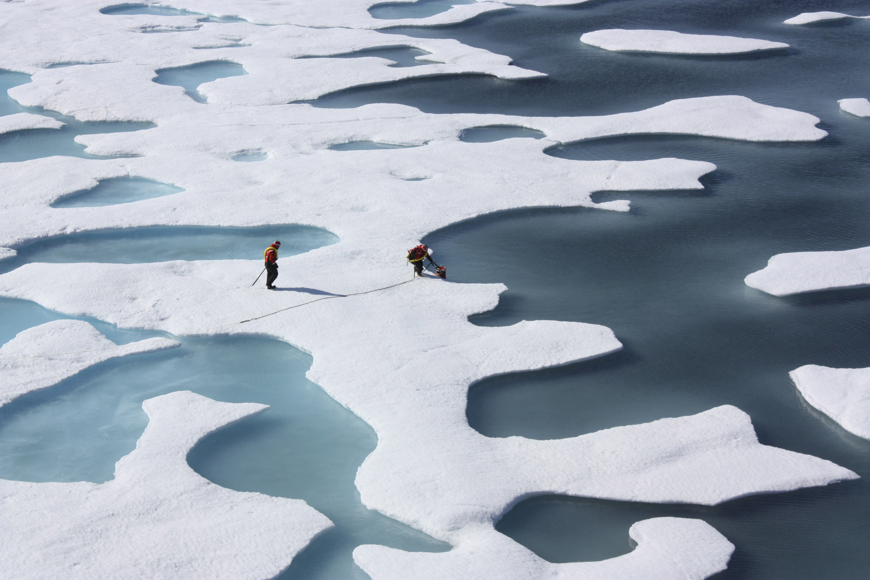 Κλιματική αλλαγή: Σε «καταστροφικά» επίπεδα η απώλεια πάγων στους πόλους