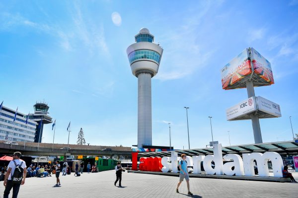 Άμστερνταμ: Τέλος οι νυχτερινές πτήσεις και τα ιδιωτικά τζετ στο μεγαλύτερο αεροδρόμιο της Ευρώπης