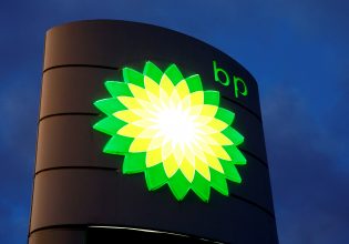 Κλιματική αλλαγή: Ανταρσία επενδυτών κατά της BP για τις εκπομπές άνθρακα