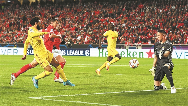 Τα «χρυσά» γάντια