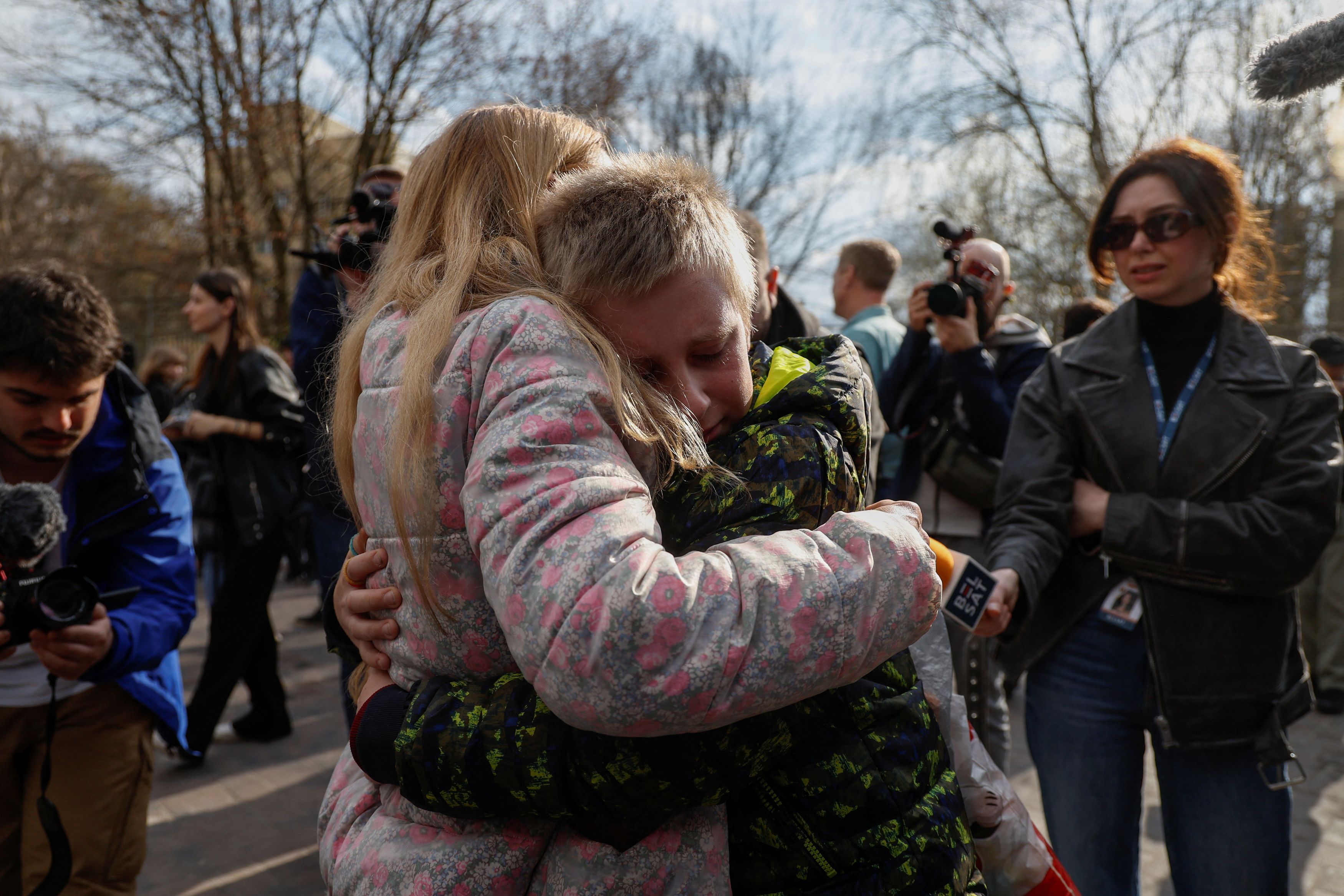 Ουκρανία: Πολίτες νεκροί από ρωσικό πύραυλο στη Ζαπορίζια – Δεκάδες παιδιά επαναπατρίστηκαν από Ρωσία