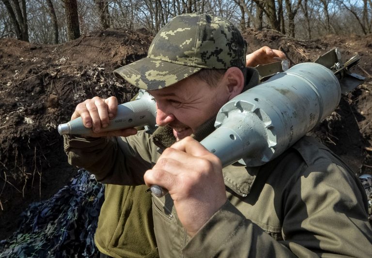Απόρρητα έγγραφα ΗΠΑ: Η Σερβία συμφώνησε να δώσει όπλα στην Ουκρανία
