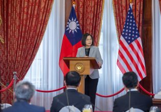 Ταϊβάν: Καταδικάζει τα «ανεύθυνα» στρατιωτικά γυμνάσια της Κίνας