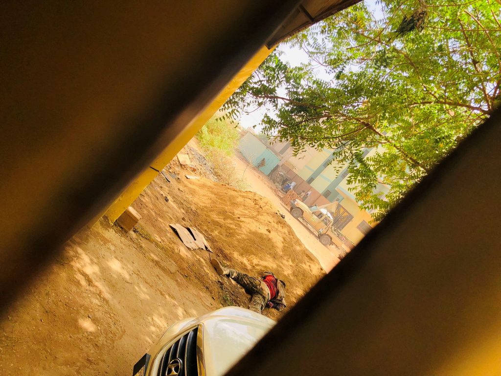 Ανατριχιαστικό βίντεο – ντοκουμέντο από τους εγκλωβισμένους Έλληνες στο Σουδάν