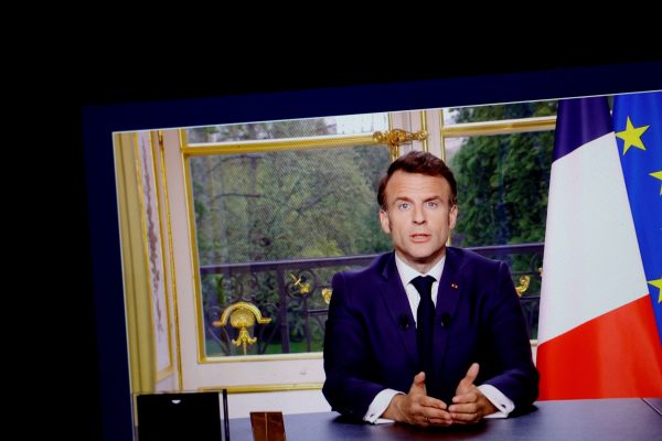 Γαλλία: «Χρυσώνει το χάπι» στους Γάλλους ο Μακρόν υποσχόμενος εργατικές μεταρρυθμίσεις