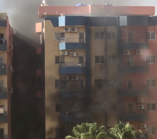 Κατέρρευσε και πάλι η εκεχειρία στο Σουδάν – Φεύγουν για να γλιτώσουν οι κάτοικοι του Χαρτούμ