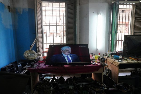 Εκλογές στην Κούβα: Επανεκλέχθηκε ο πρόεδρος Μιγκέλ Ντίας-Κανέλ – Τι υποσχέθηκε