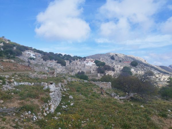 Να αναγεννήσει το Μικρό Χωριό επιχειρεί ο Δήμος Τήλου