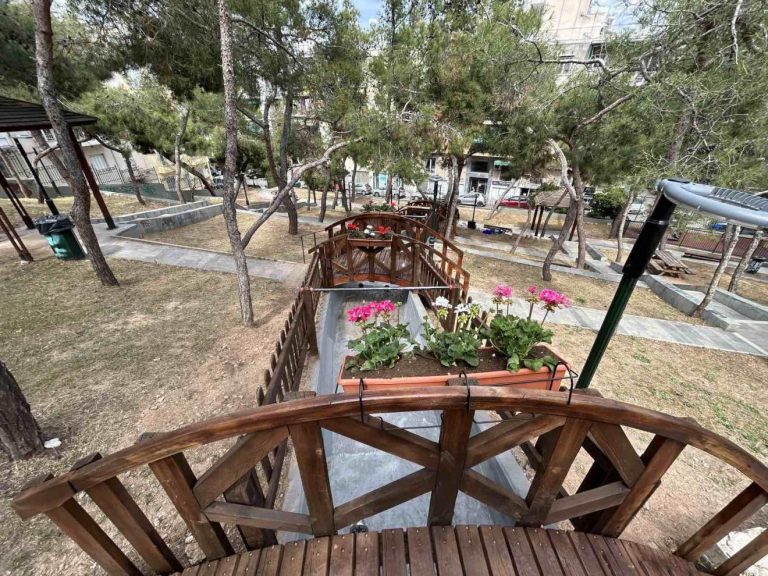 Τοποθετήθηκε τεχνητός καταρράκτης στο Δήμο Ζωγράφου