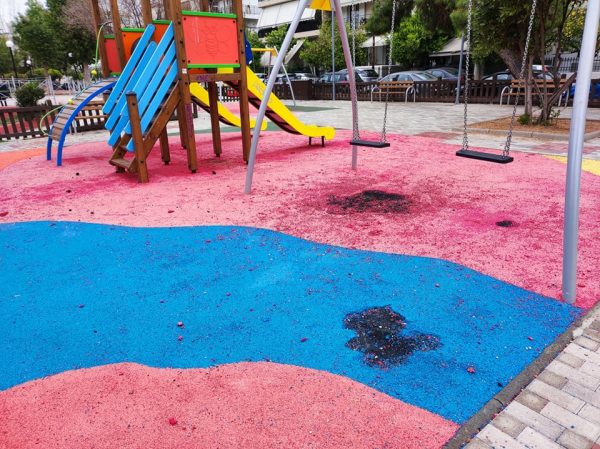 Βανδαλίστηκε παιδική χαρά στο Ηράκλειο Αττικής