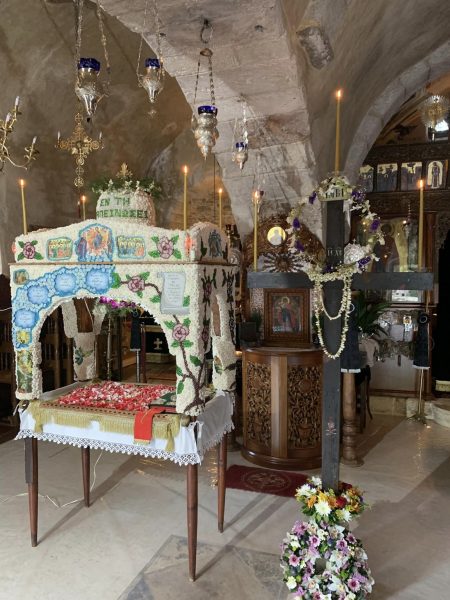 Ο πιο εντυπωσιακός επιτάφιος στην Κρήτη – Τον προετοίμαζαν 1,5 μήνα