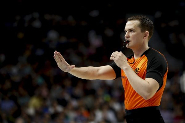 Χαμός με τους διαιτητές του Ολυμπιακός – Μπασκόνια: Γιατί «φωνάζουν» οι Βάσκοι