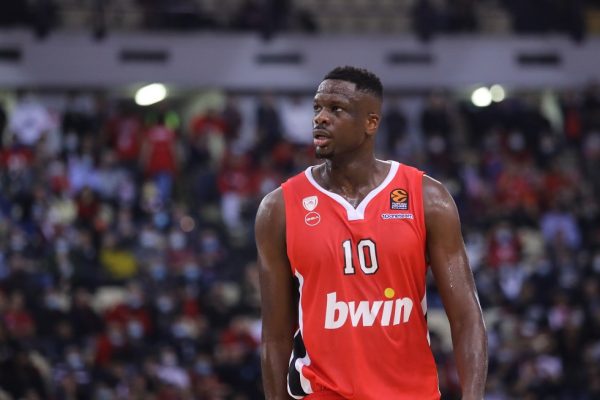 Φαλ: «Τα playoffs είναι διαφορετικά – Πρέπει να είμαστε συγκεντρωμένοι»