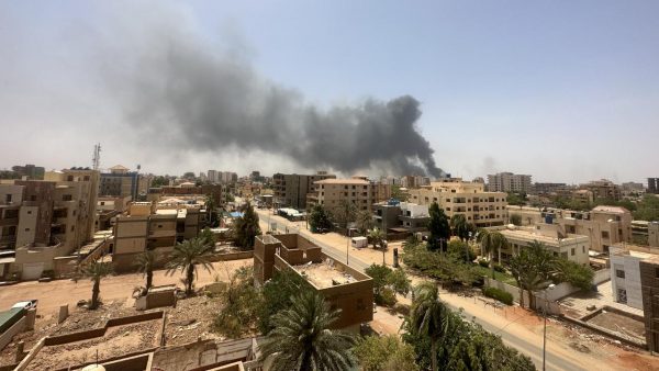 Σουδάν: Οι μάχες συνεχίζονται στο Χαρτούμ, παρά την τριήμερη κατάπαυση του πυρός