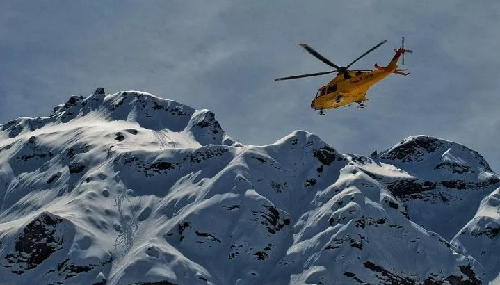 Χιονοστιβάδα παρέσυρε ομάδα ορειβατών στις ιταλικές Άλπεις – Τρεις αγνοούμενοι