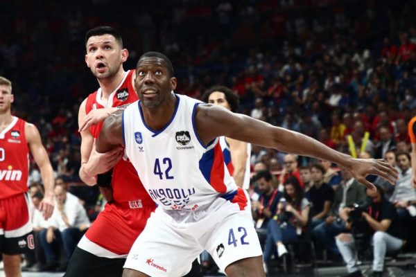 Ο Ολυμπιακός ευχήθηκε ταχεία ανάρρωση στον Ντάνστον (pic)