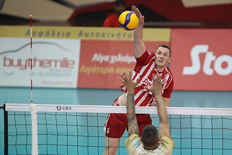 Το μήνυμα του Στερν για τον πρώτο τελικό με τον ΠΑΟΚ