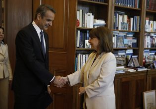 Εκλογές 2023: Στο Προεδρικό Μέγαρο ο Κυριάκος Μητσοτάκης – Η εισήγηση στην ΠτΔ για τη διάλυση της Βουλής και την προκήρυξη των εκλογών