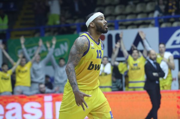 Περιστέρι – ΑΕΚ 87-73: Έκανε το πρώτο βήμα για τα ημιτελικά η ομάδα του Σπανούλη