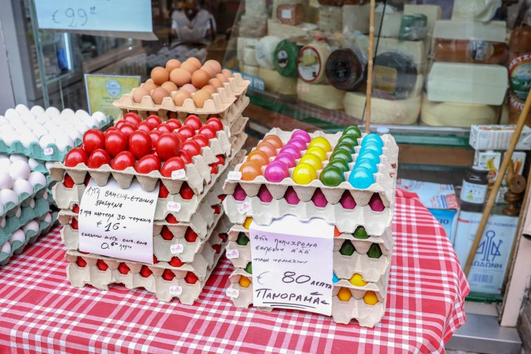 Μεγάλη Τετάρτη: Τι ώρα κλείνουν καταστήματα και σούπερ μάρκετ σήμερα 12 Απριλίου