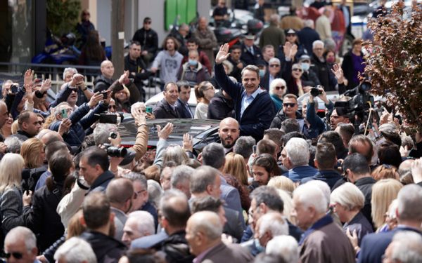 Μητσοτάκης: «Συνεχίζουμε με αυτοπεποίθηση ή επιστρέφουμε σε μια αδύναμη Ελλάδα»