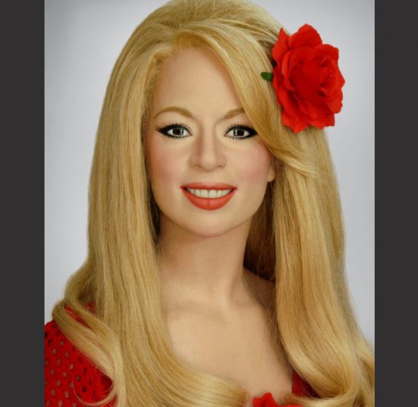 Αλίκη Βουγιουκλάκη: Το κέρινο ομοίωμα που έφτιαξε καλλιτέχνης από την Καβάλα